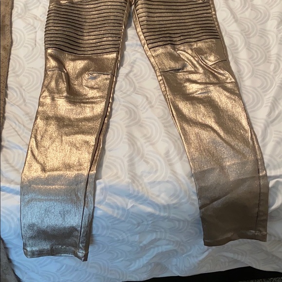 Gold pants - Picture 2 of 3